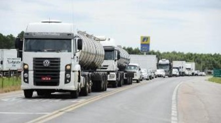 Indústrias usarão liminares para liberar estradas