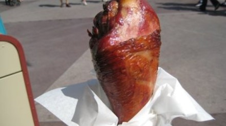 Turkey leg, a famosa coxa de peru da Disney, ganha versão paulistana