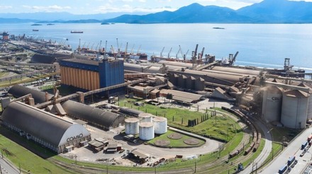Porto de Paranaguá atinge maior volume diário de embarque de granéis neste ano
