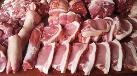 Rússia inicia envio de carne suína para a China antes do previsto