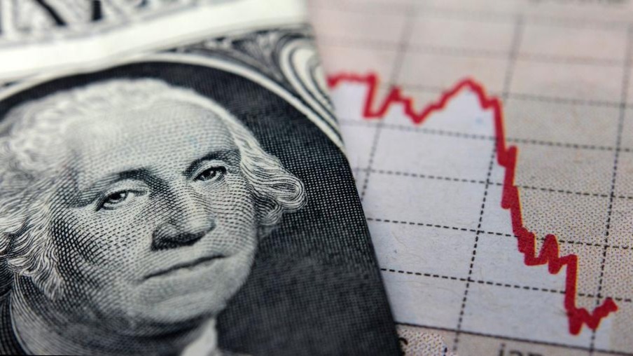 Dólar abre o dia em queda, cotado a R$ 4,9869, sob expectativa dos dados da inflação nos EUA