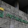 Dólar abre em alta; ações da Petrobras despencam no pré-mercado após demissão de Prates