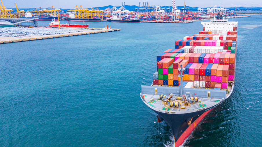 Governo revisa projeção do superávit comercial após queda nas exportações
