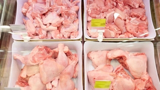 Hong Kong suspende importação de regiões do Japão, EUA e Polônia após surto de gripe aviária