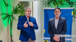 O balanço do setor foi apresentado pelo superintendente da Ocesc Neivo Luiz Panho e pelo presidente Luiz Vicente Suzin. (Foto: MB Comunicação Empresarial/Organizacional