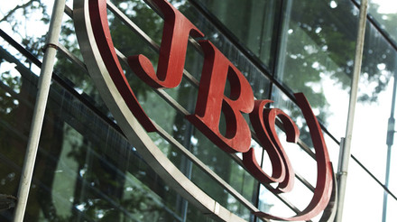 JBS tem prejuízo de R$ 1,5 bilhões