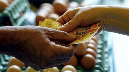 Índice de preço dos alimentos recua 13,7% em 2023 em comparação ao ano anterior