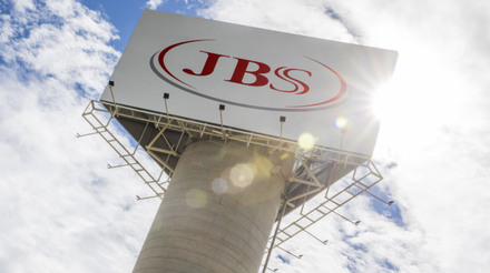 JBS se torna o maior empregador do Brasil em 2023 com 151 mil funcionários