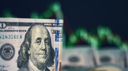 Dólar abre em baixa, com otimismo no exterior puxado por empresas de tecnologia