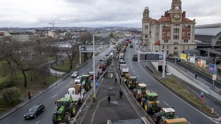 Agricultores da República Checa protestam contra políticas agrícolas da União Europeia