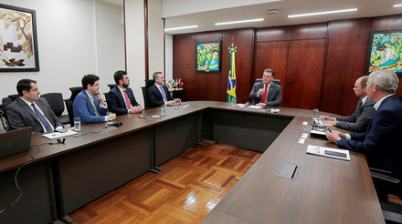 Fávaro realiza reunião com a diretoria da Associação Brasileira de Indústrias de Bioinsumos