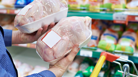 No primeiro bimestre, alta acumulada é de 0,3% para exportações de carne de frango