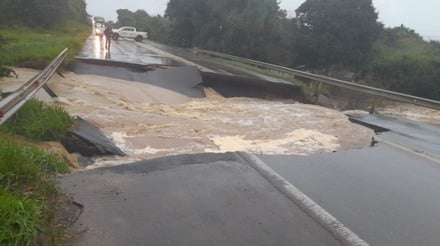 Enchentes no RS provocam mortes e causam prejuízos aos produtores; governo mobiliza ajuda