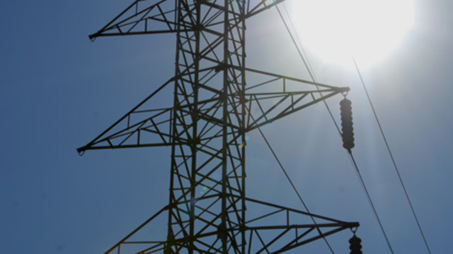 Consumo de energia elétrica tem aumento de 2,7% em fevereiro