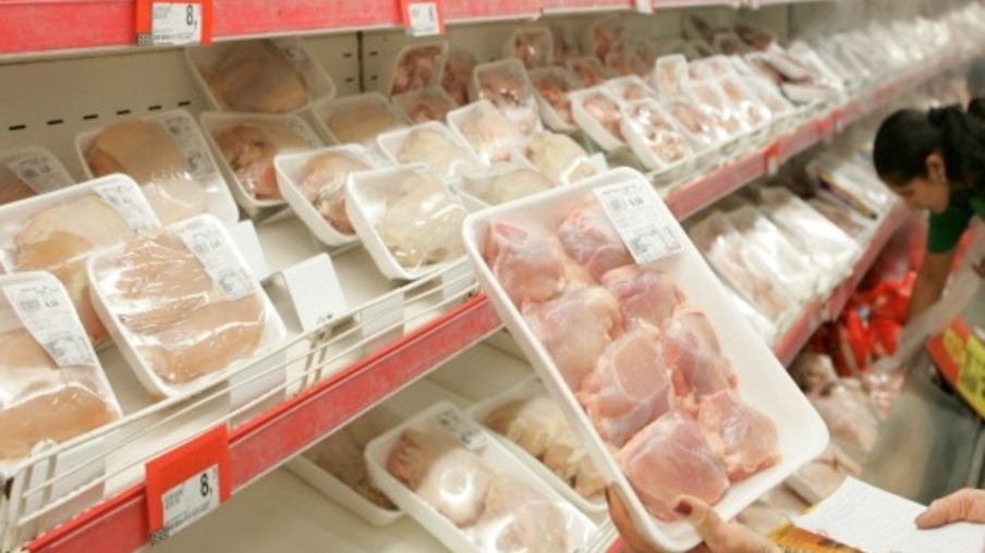 Uso de nanotecnologia em embalagens reduz contaminação de carnes - por Bruno Valerim