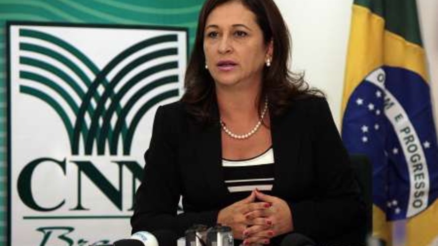 Perfil - Kátia Abreu, antes opositora do PT, será a 1ª mulher a comandar Agricultura