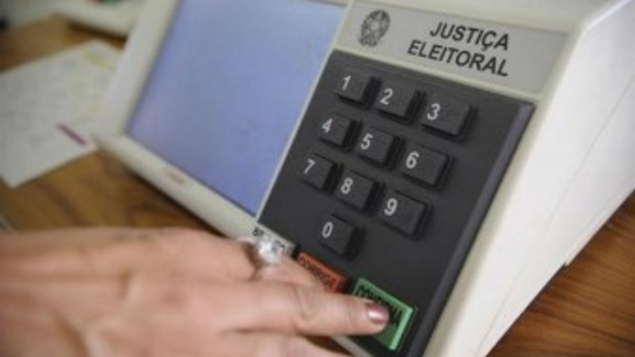 Por falta de dinheiro, eleição de 2016 não terá urna eletrônica