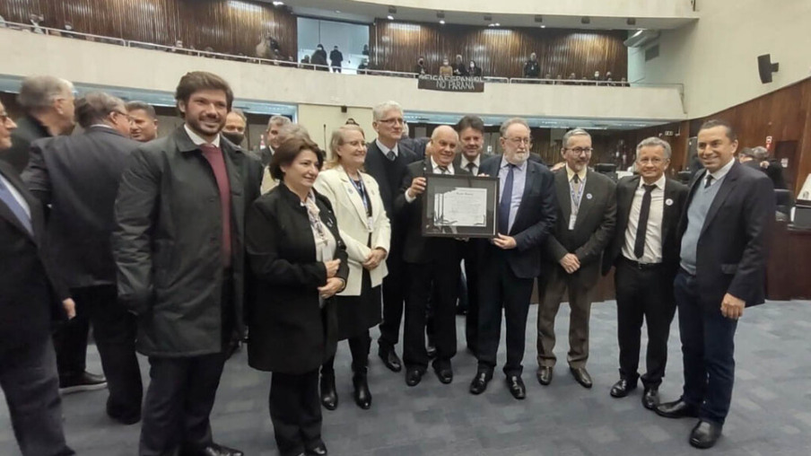 Deputados fazem homenagem ao trabalho de pesquisa e inovação do IDR-Paraná –