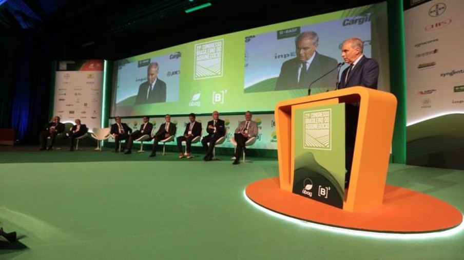Brasil tem papel importante na sustentabilidade e na segurança alimentar mundial, diz ministro