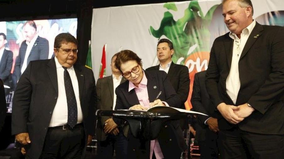 Mapa e OCB firmam acordo para promover intercâmbio e internacionalização de cooperativas