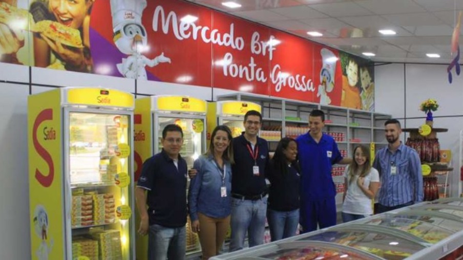 BRF inaugura mercado para funcionários no Paraná