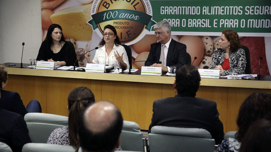 Kátia Abreu: "O mundo quer alimentos brasileiros"
