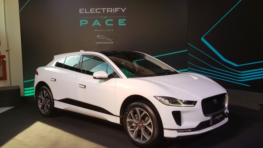 Primeiros clientes do Jaguar I-PACE, SUV 100% elétrico, começam a receber certificados de energia renovável da ZEG