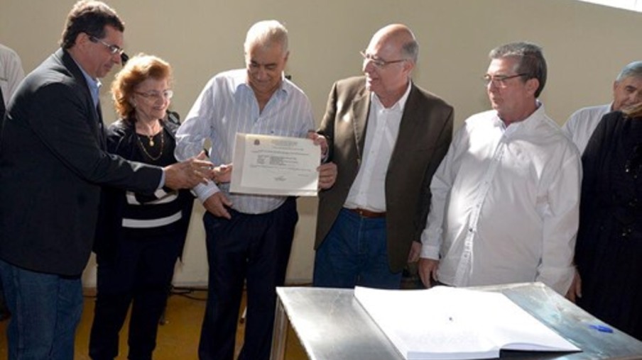 Frigorífico José Bonifácio recebe registro do SISP e volta a operar em abate de suínos