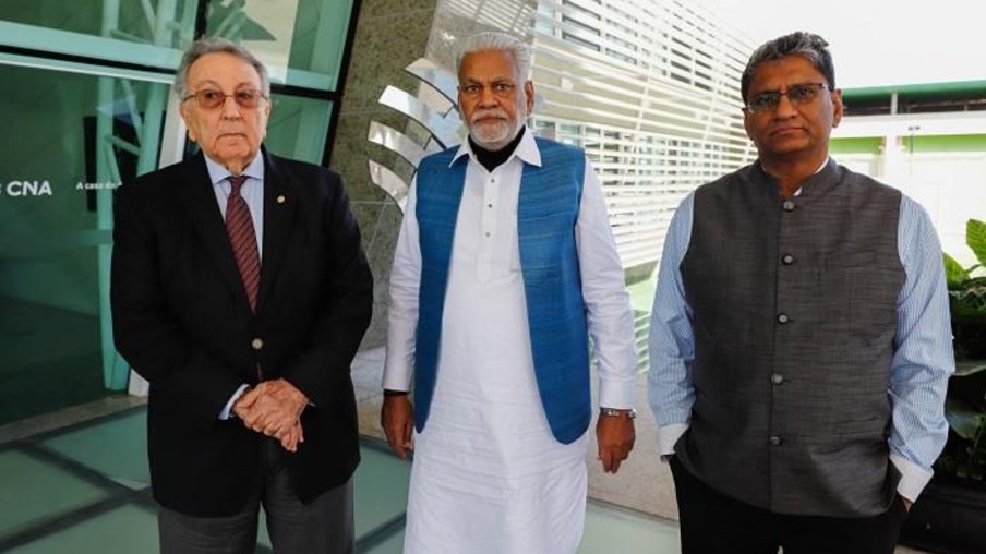 Presidente da CNA se reúne com ministro da Pesca, Pecuária e Lácteos da Índia