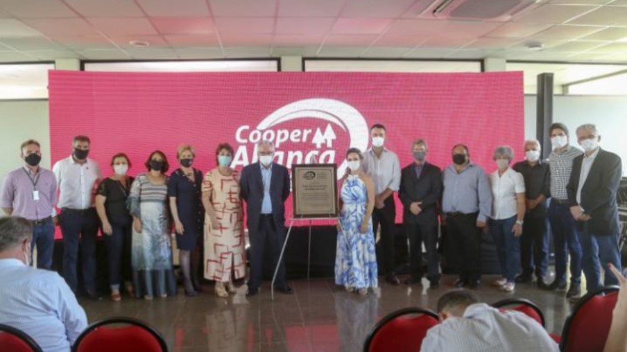 CooperAliança inaugura frigorífico de R$ 83 milhões em Guarapuava, com apoio do Estado