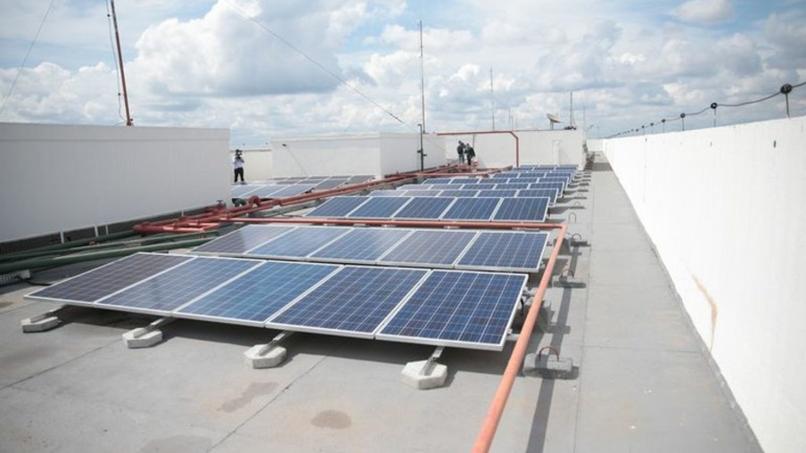 Minas e Energia inaugura 1ª usina solar em prédio do governo federal