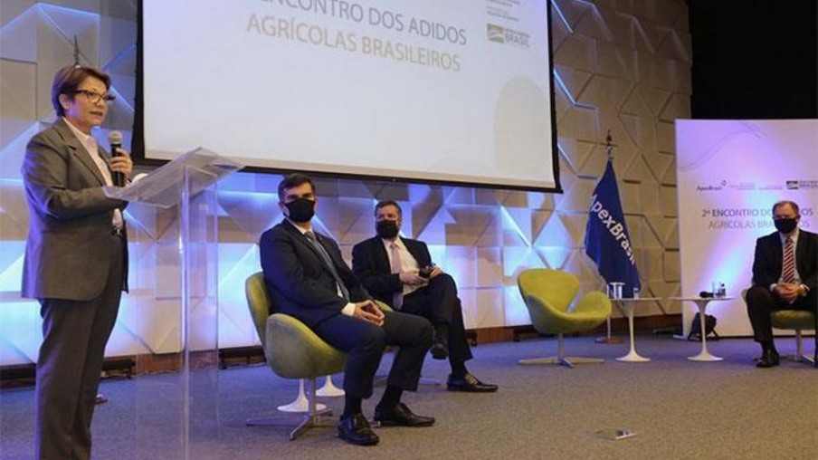 Encontro reúne adidos agrícolas em 22 países para tratar da internacionalização do agro brasileiro