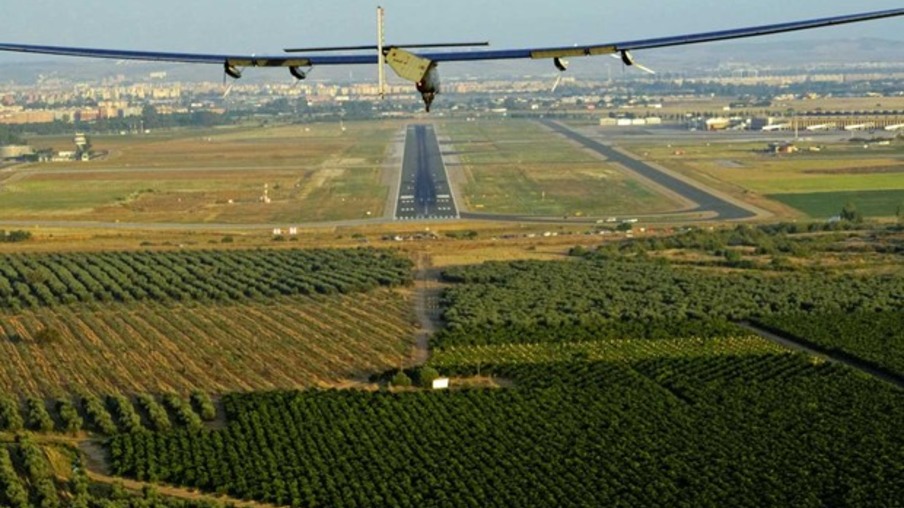 Avião Solar Impulse 2 atravessa o Atlântico e aterrissa na Espanha