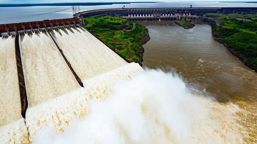 Itaipu completa 44 anos e é maior usina em geração de energia