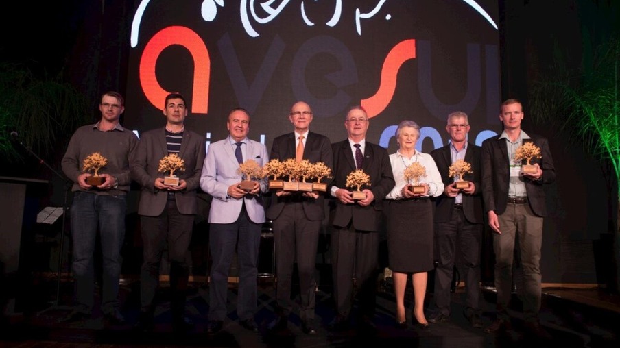Cerimônia do Prêmio Quem é Quem 2018 coroa as melhores e maiores cooperativas
