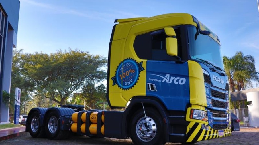 Scania entrega primeiro caminhão a GNV/biometano da região Sul para Grupo Charrua