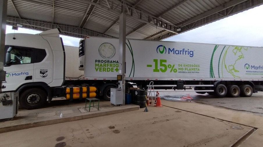 Marfrig testa primeira carreta movida a gás natural