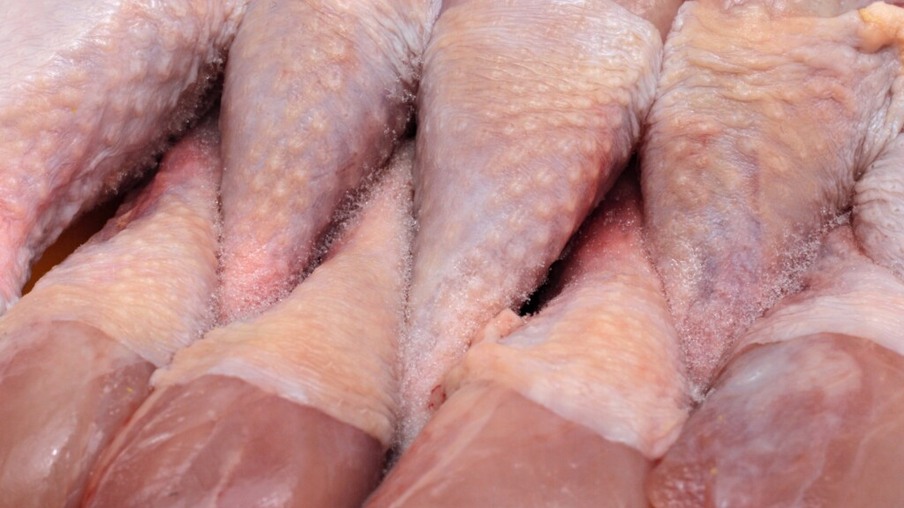 Santa Catarina exporta 83 mil t de frango em outubro