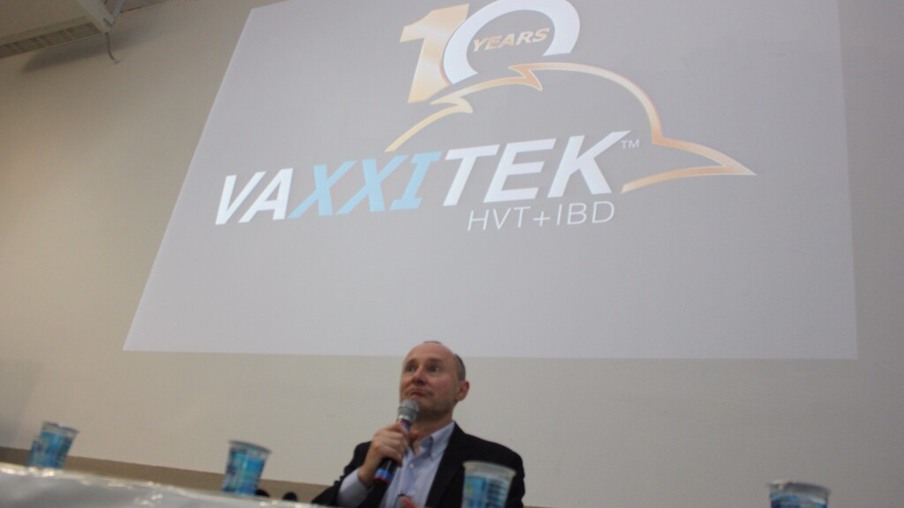 Merial comemora os dez anos de lançamento da Vaxxitek