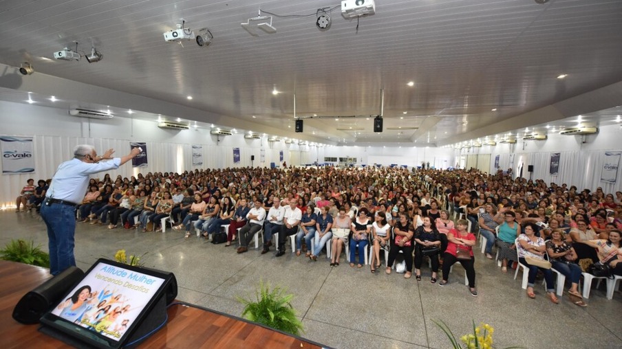 C.Vale reúne 1.500 mulheres em seminário