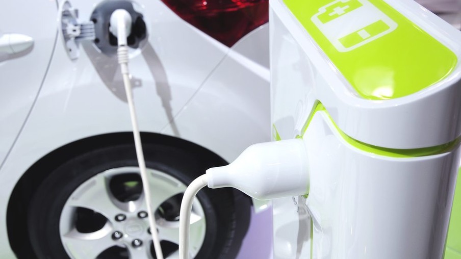 Startup nacional implementa projetos de carros elétricos em grandes empresas