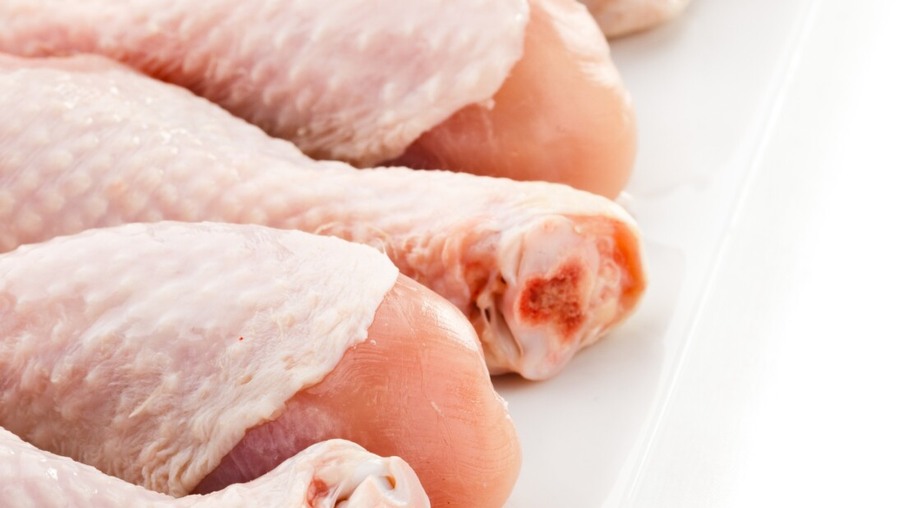 Publicação mostra a competitividade da cadeia produtiva de frango de corte na União Europeia frente a países concorrentes