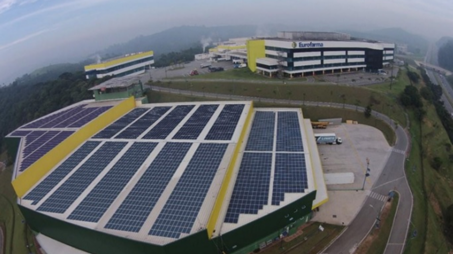Eurofarma mira em eficiência energética e investe em painéis solares