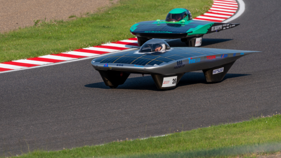 Carro solar movido a painéis da Trina Solar chega   em 1º lugar na Corrida Solar da FIA no Japão