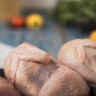 Carne de frango está mais competitiva que a carne suína em São Paulo, avalia Cepea