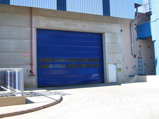 Portas automáticas Rayflex Vector protegem áreas da Sadia na planta de Lucas do Rio Verde Portas automáticas Rayflex Vector protegem áreas da Sadia na planta de Lucas do Rio Verde