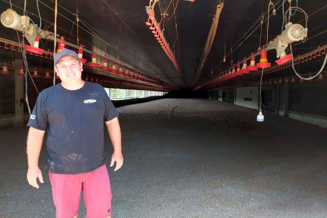 RenovaPR apoia avicultores na instalação de energia solar em sua propriedade RenovaPR apoia avicultores na instalação de energia solar em sua propriedade