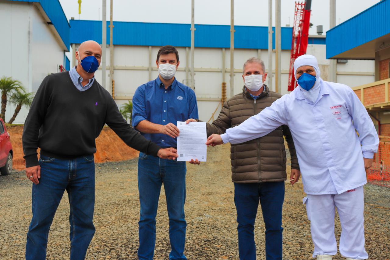 Com apoio do Governo do Estado, grupo JBS investirá R$ 442 milhões no Planalto Norte