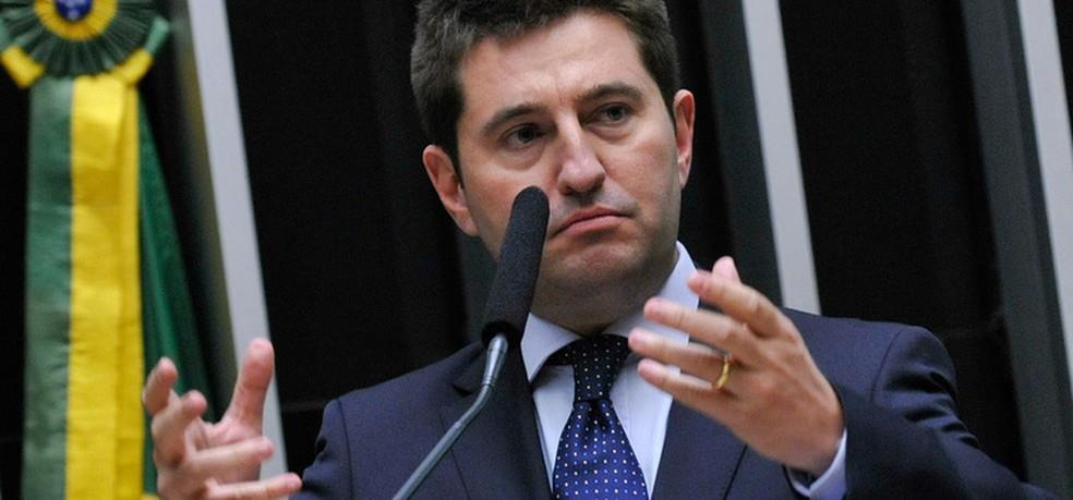 Cuba deve R$ 239 milhões a empresas brasileiras e deputado cobra solução Cuba deve R$ 239 milhões a empresas brasileiras e deputado cobra solução