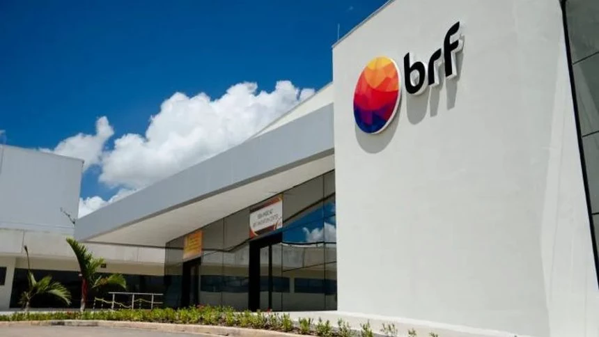 Ações da BRF sobem após anúncio de aporte bilionário da Marfrig e fundo saudita